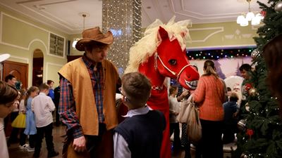 {Благотворительная елка}