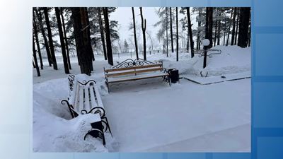 {Обустроили территорию школы искусств}