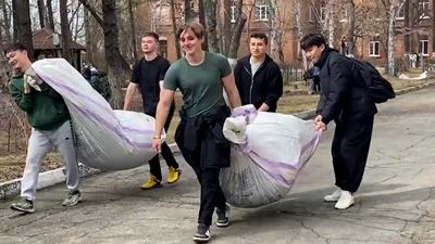 {Провели субботники }