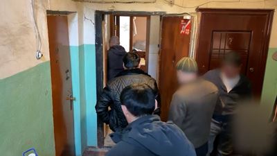 {Проверили мигрантов}