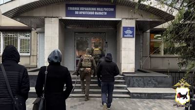 {Незаконно добывали ископаемые}