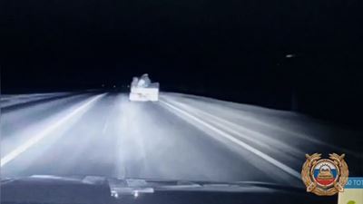 {Ездил ночью без фар}