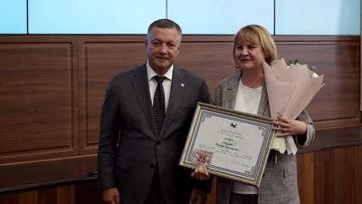 {Поздравили социальных работников}