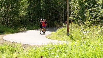 {Провели забег }