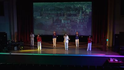 {Поздравили преподавателей}