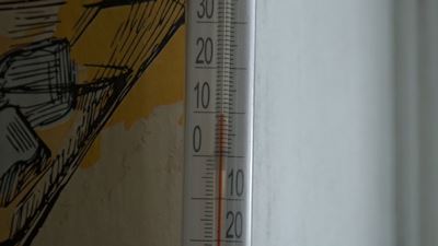 {Мерзнут в квартирах}