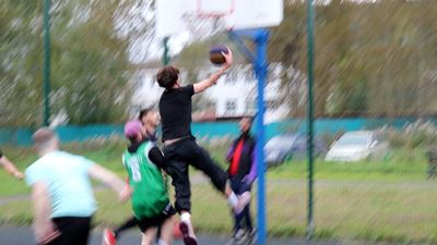 {Сыграли в баскетбол }