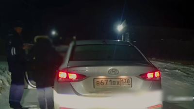 {Посадил за руль ребенка}