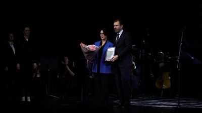 {Поздравили и наградили налоговиков}