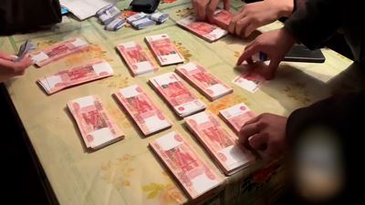 {Чуть не продали квартиру аферистам}