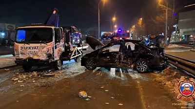 {Столкнулись на городской улице}