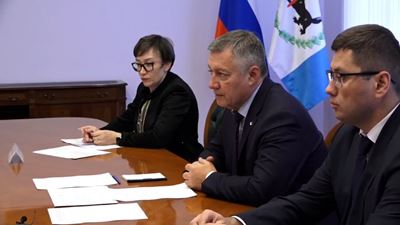 {Обсудили воспитание и поддержку детей}