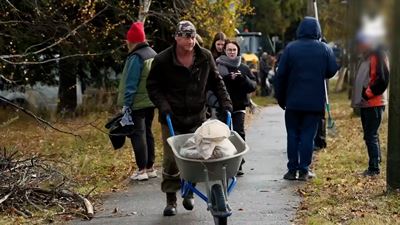 {Провели осенний субботник}