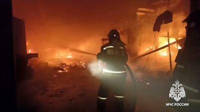 {Пожар в мебельных цехах}