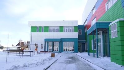 {Рассказал о готовности школы }