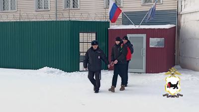 {Проверили мигрантов}