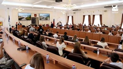 {Наградили стипендиями мэра }