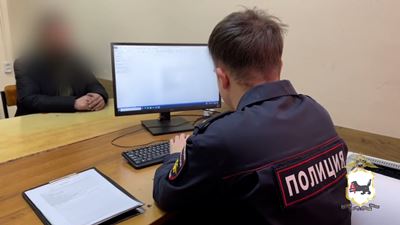 {Пришел в больницу с оружием}