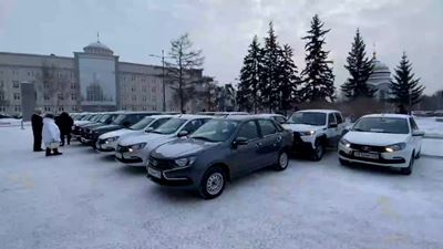 {Получили новые машины}