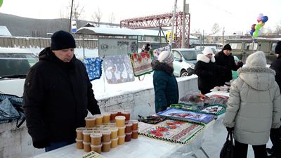 {Снова организовали ярмарку}