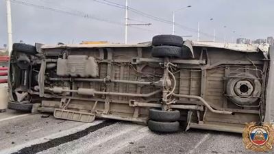 {Авария с участием микроавтобуса}