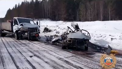 {Два человека погибли в ДТП}