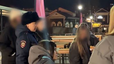 {Искали нарушителей комендантского часа}