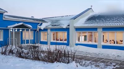 {Открыли школу после ремонта }