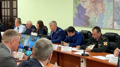 {Обсудили вскрытие рек}