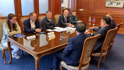 {Обсудили направления совместной работы }