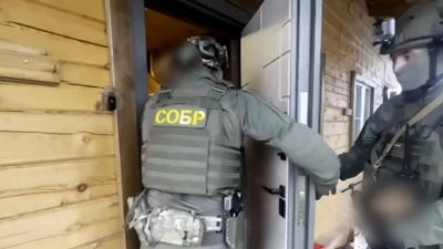 {Обвиняют в коммерческом подкупе }