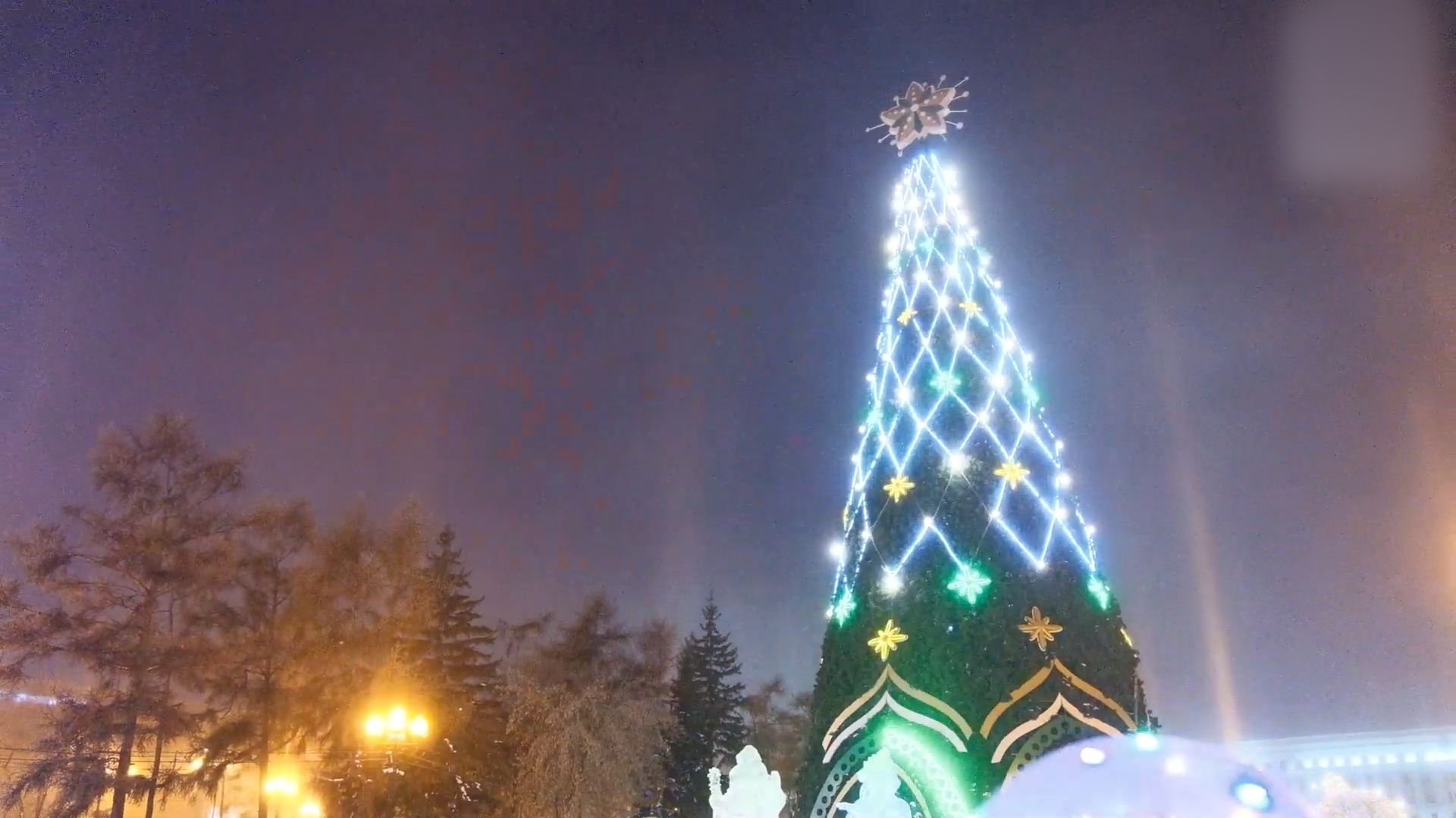 {Открытие городской елки}