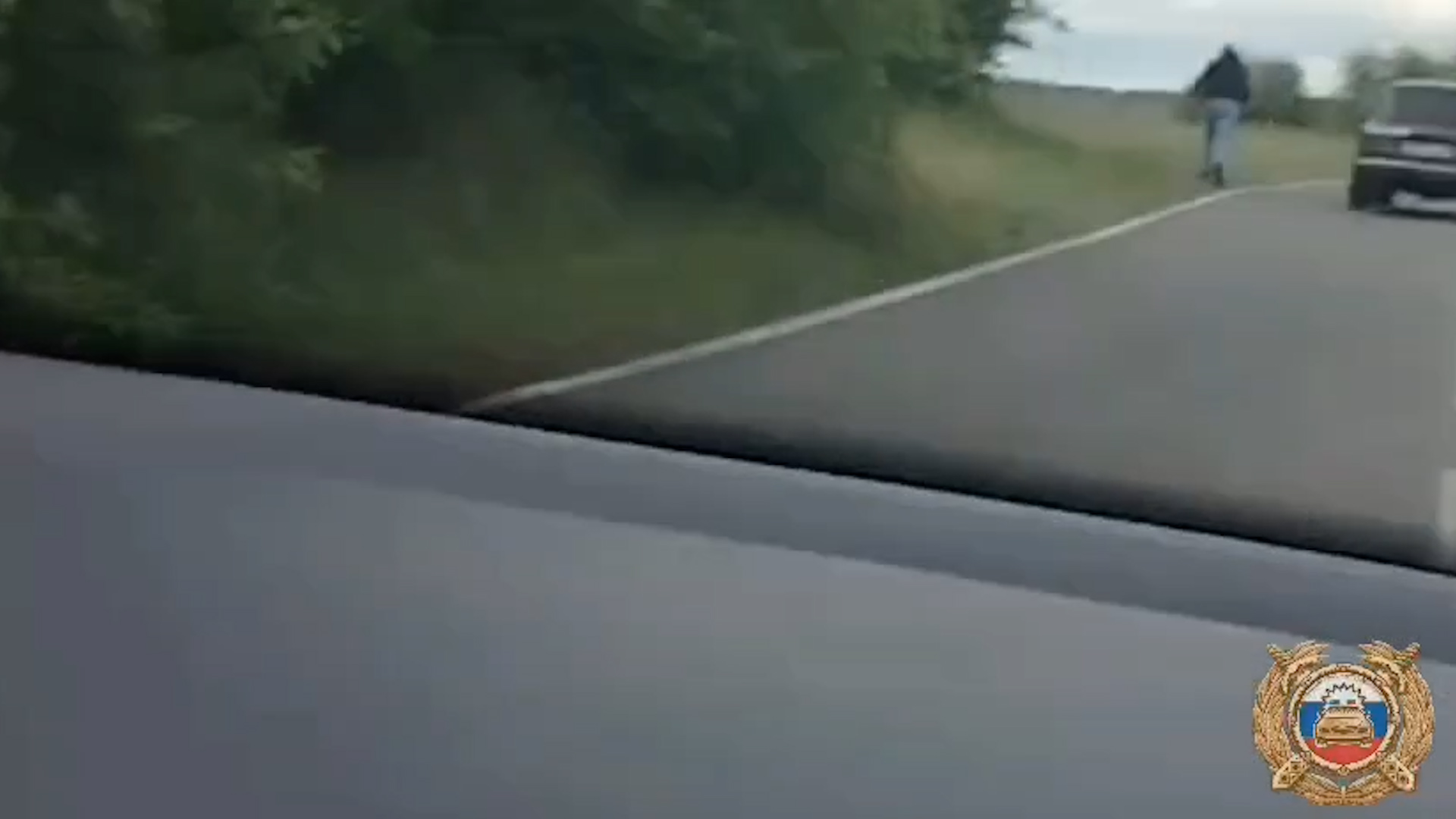 {Пытался сбежать по воде}