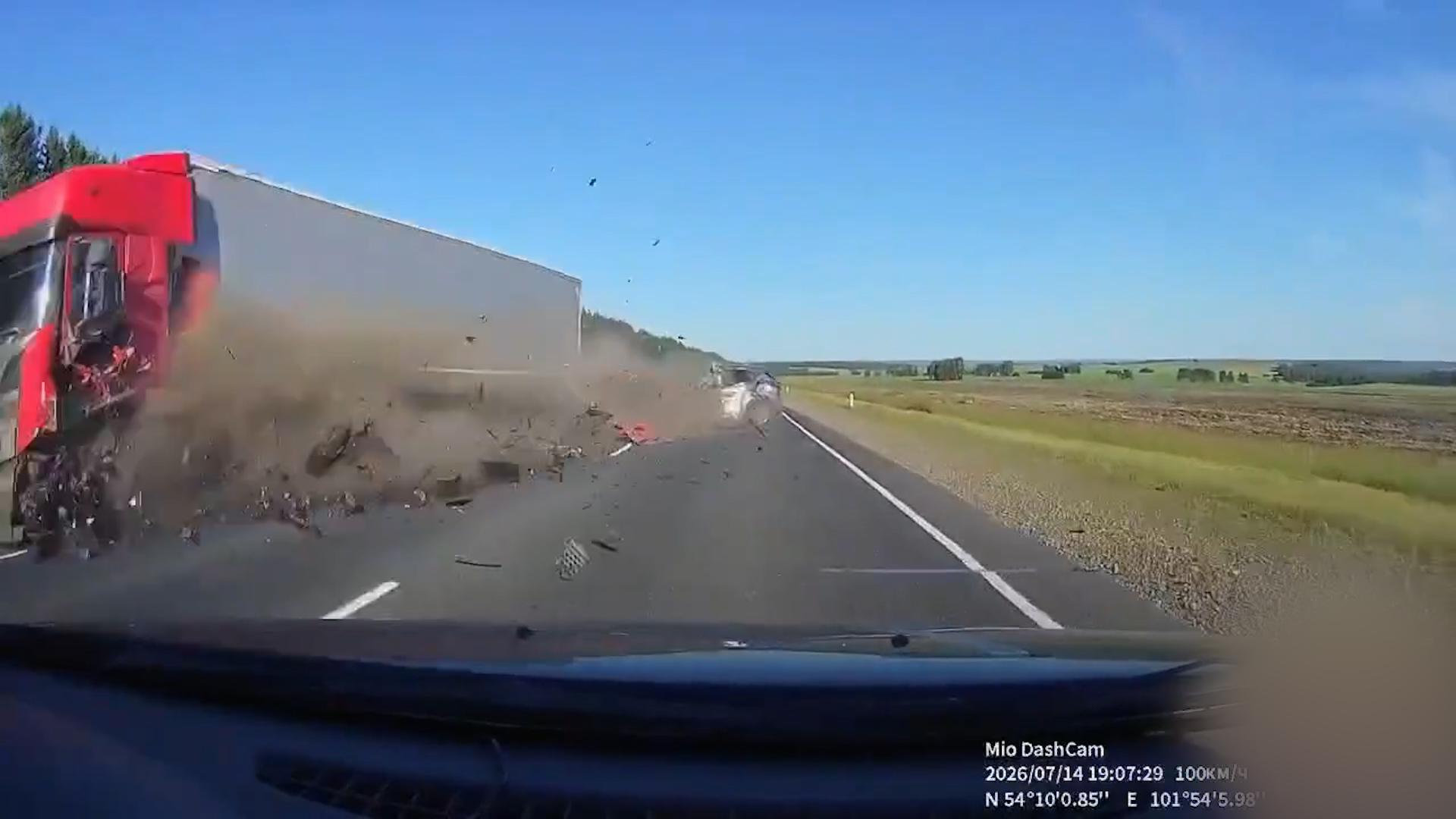{Заснул и попал в аварию }