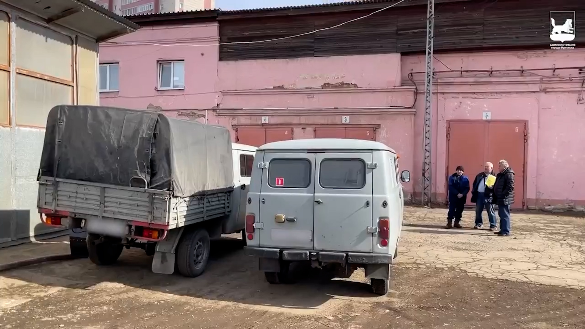 {Отправляют партию машин на СВО}