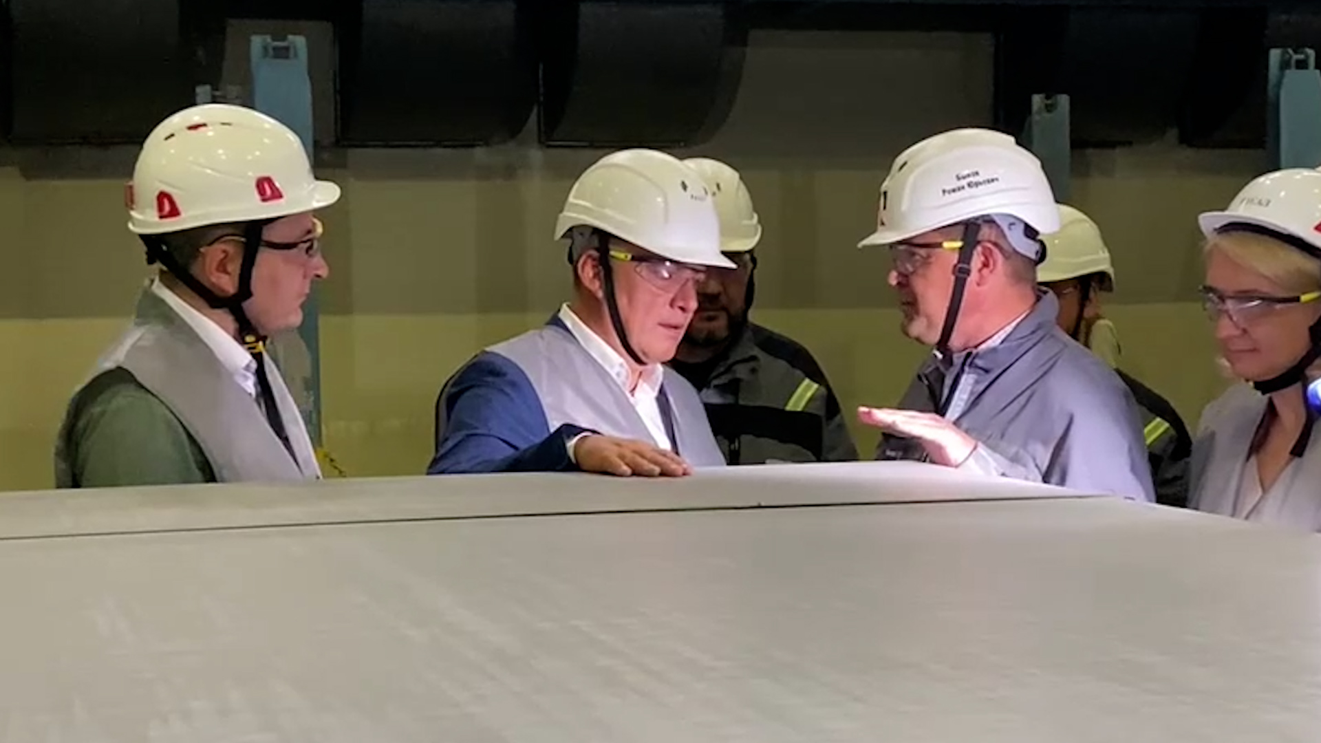 {Командировка главы региона }