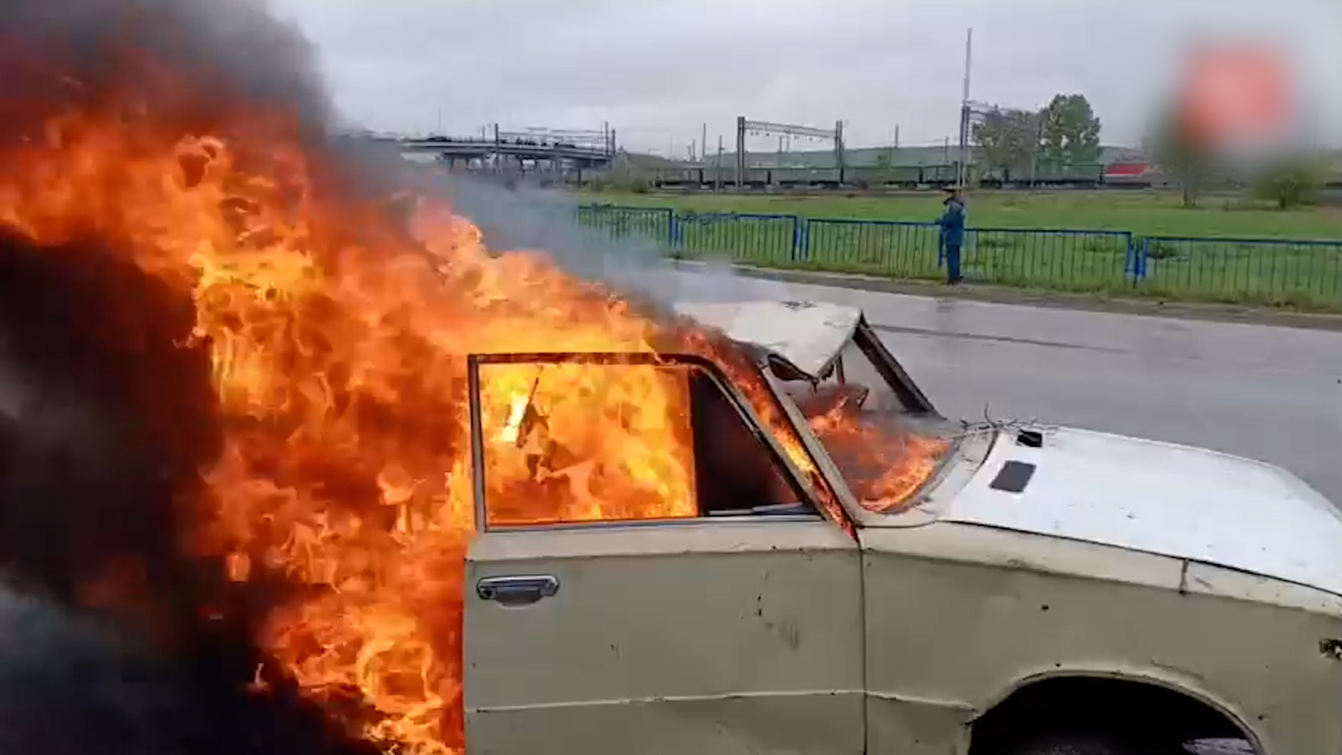 {Потушили машину}