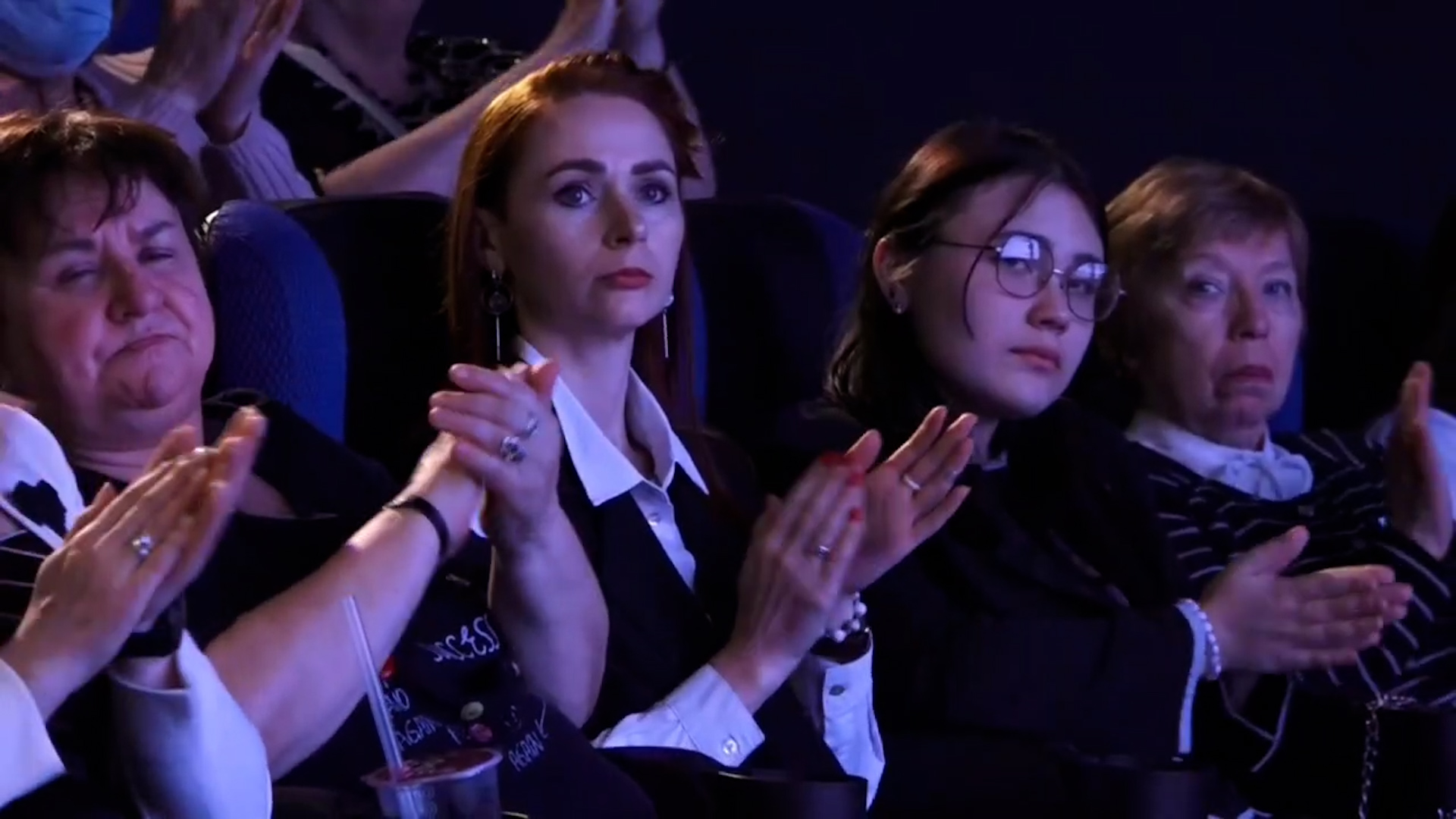 {Отметили волонтеров и добровольцев }