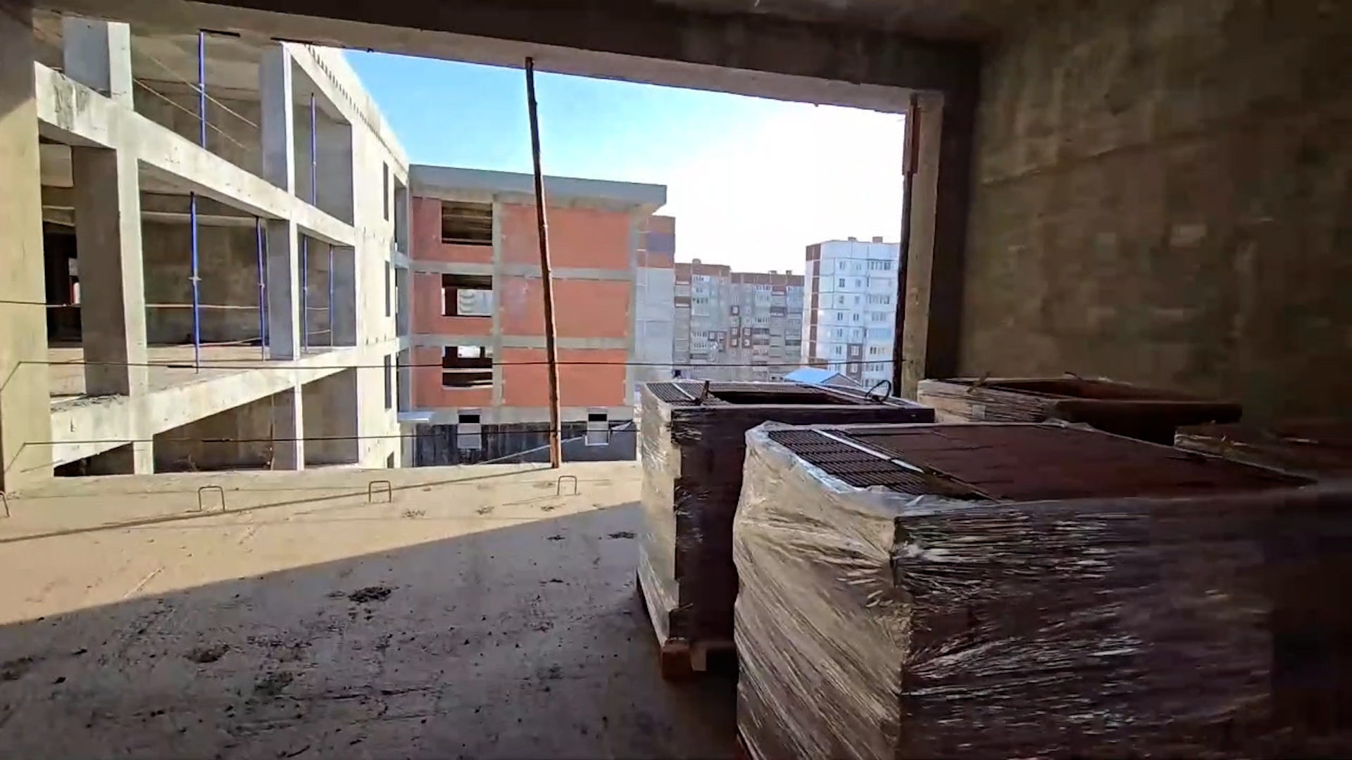 {Проверили ход строительства школы}