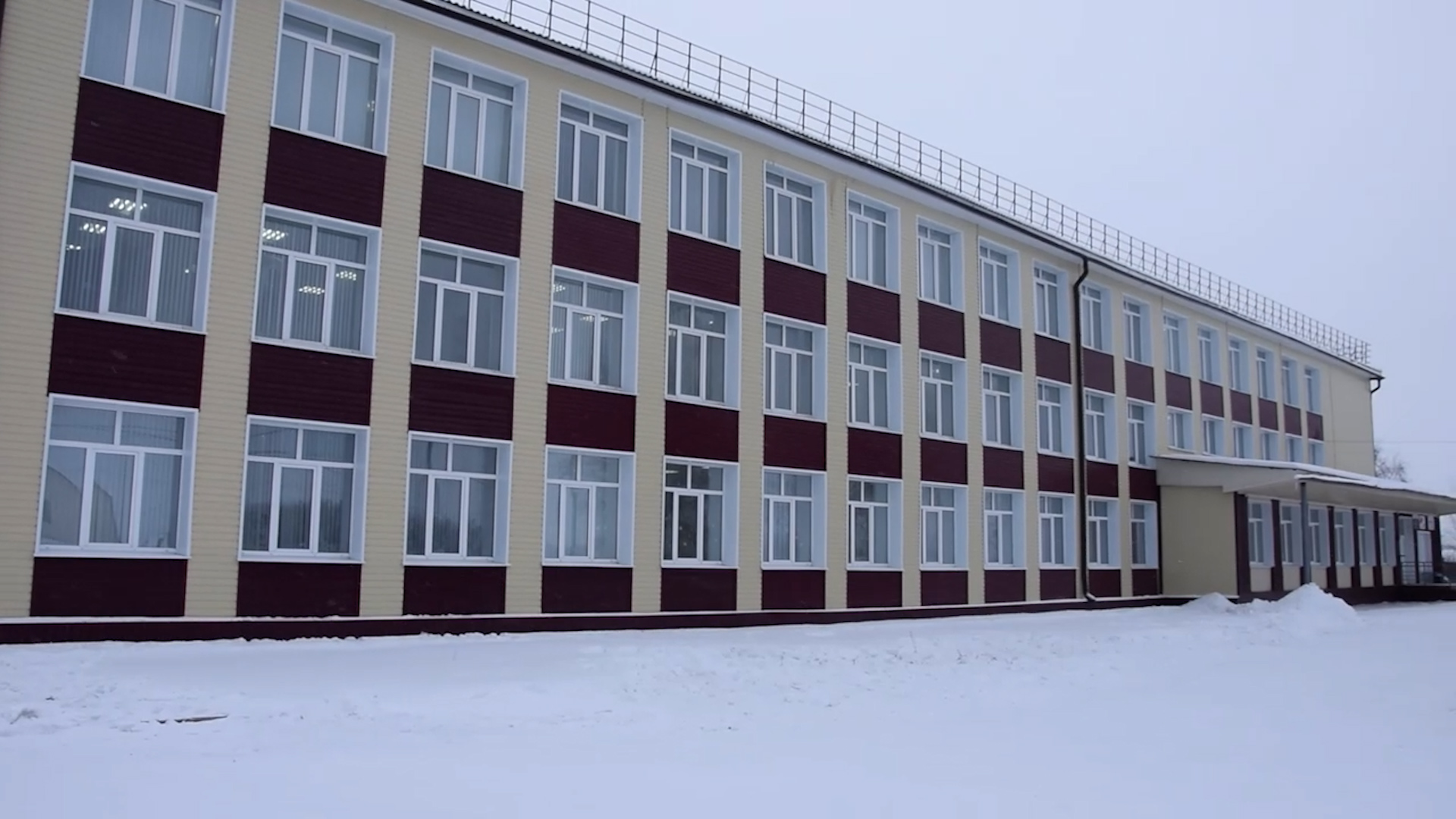 {Отремонтировали здание школы}