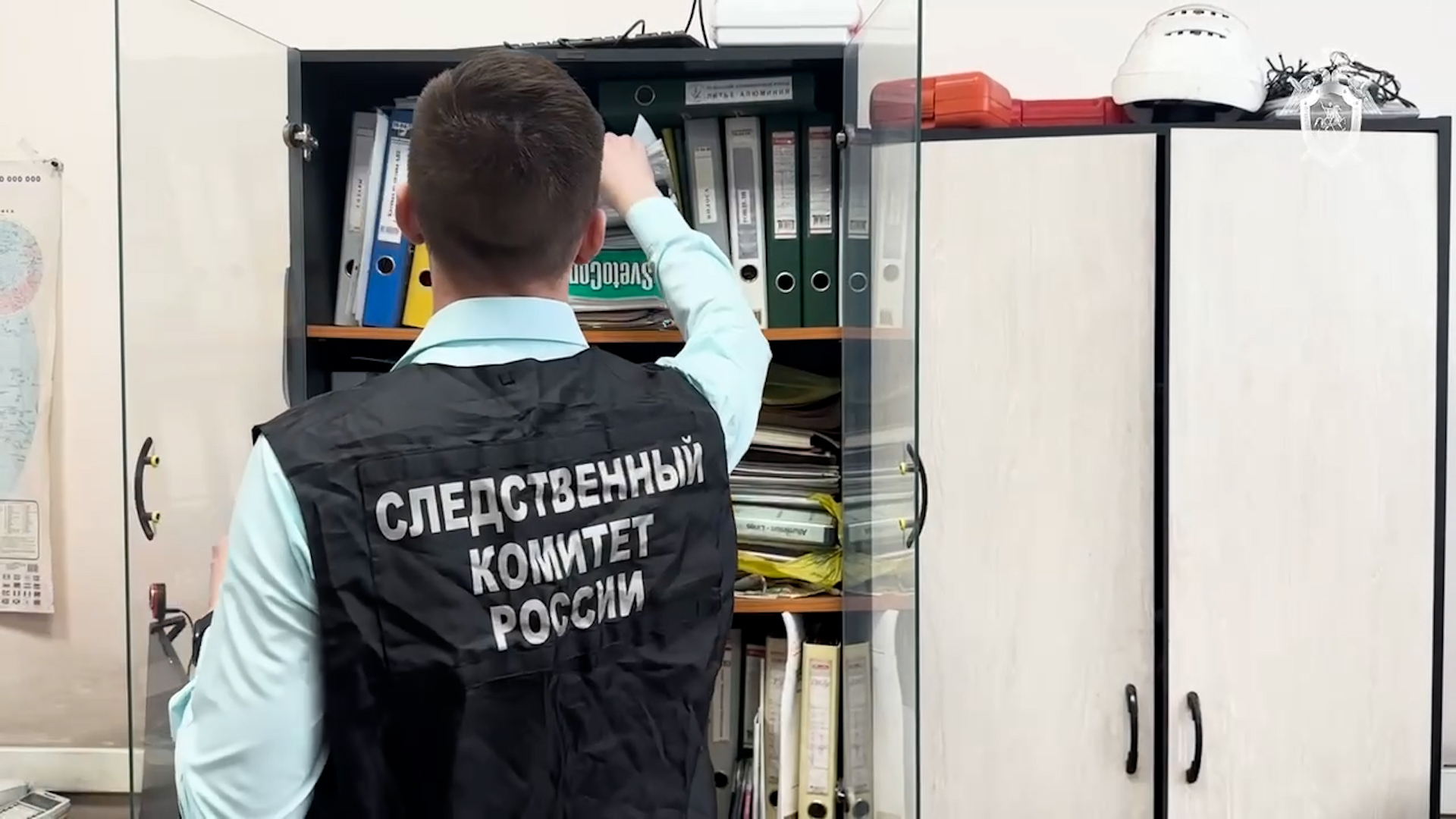{Получил коммерческий подкуп}
