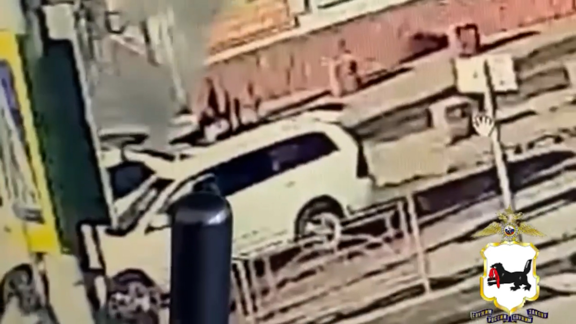 {Пытались убить человека в его авто}