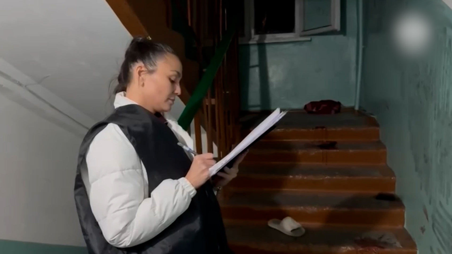 {Зарезал двух девушек}