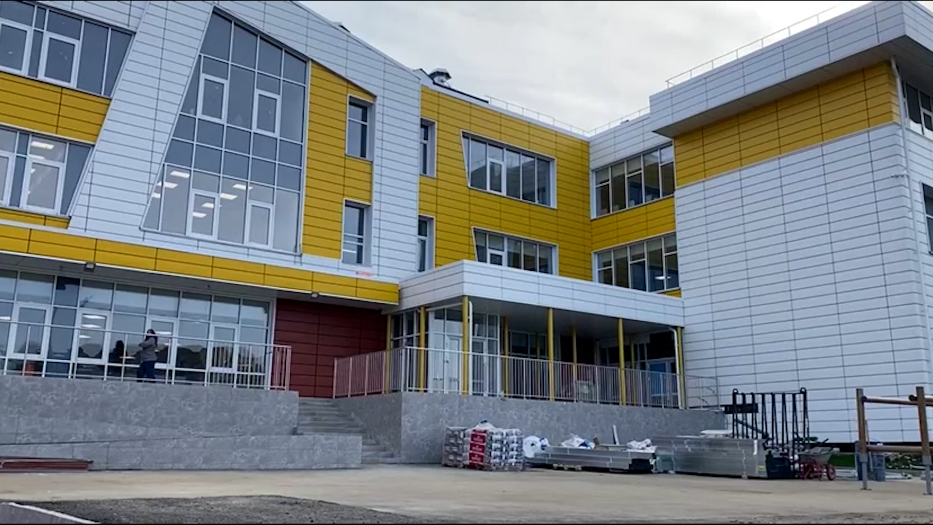 {Строительство близится к завершению}