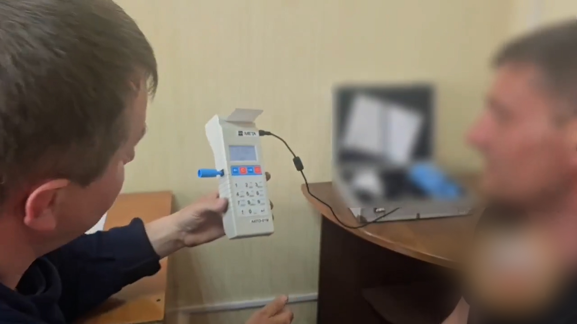 {Придумал новый язык }