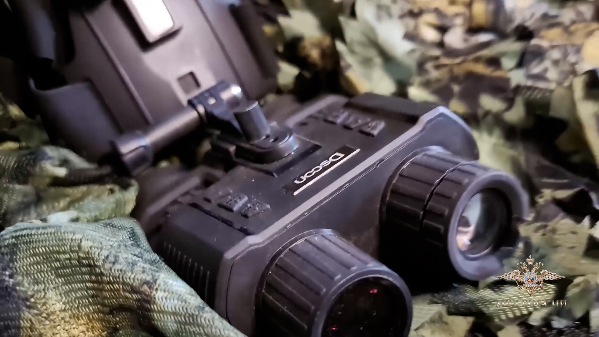 {Обустроил бункер под домом }