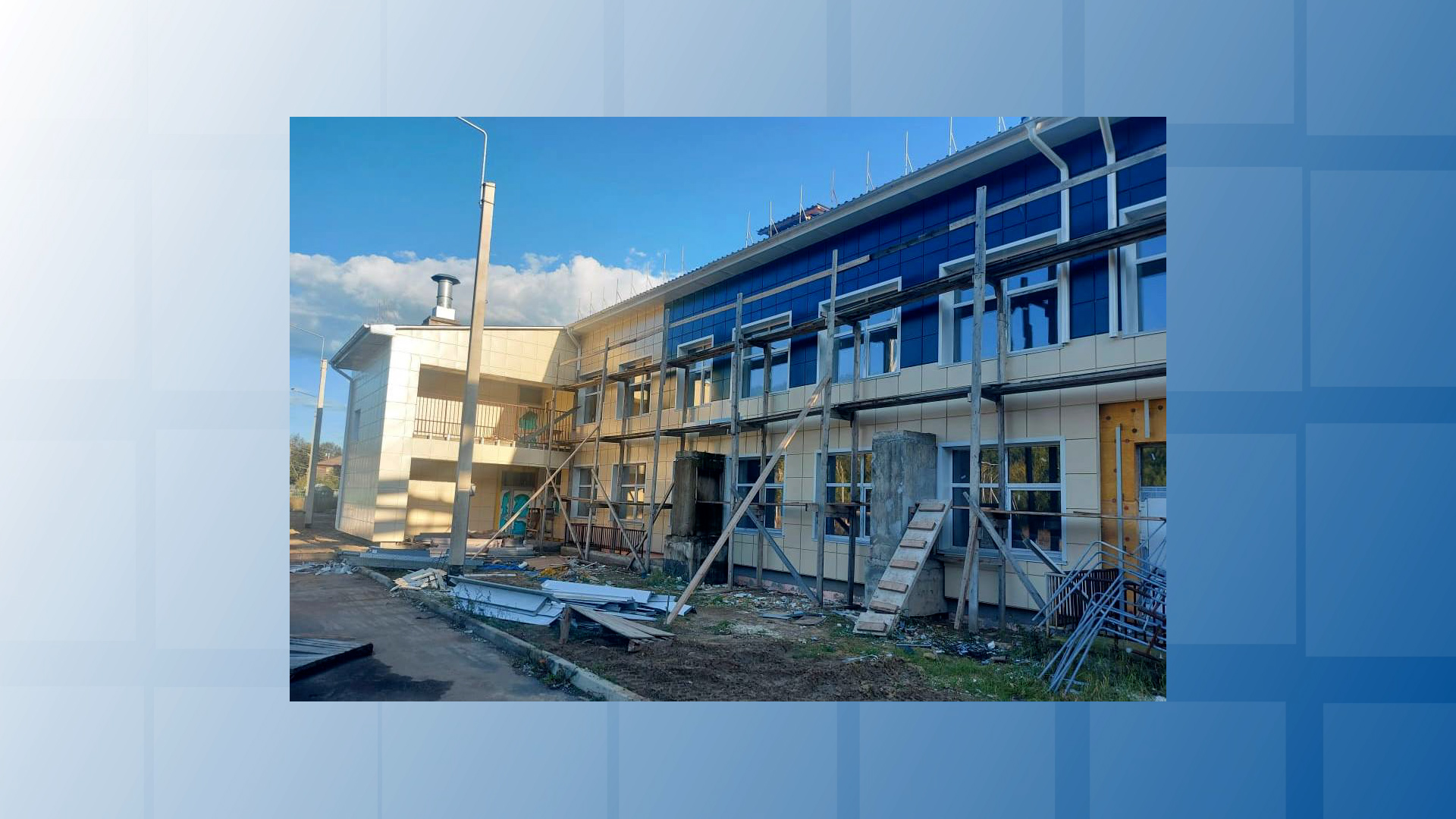 {Возобновили строительство школы}