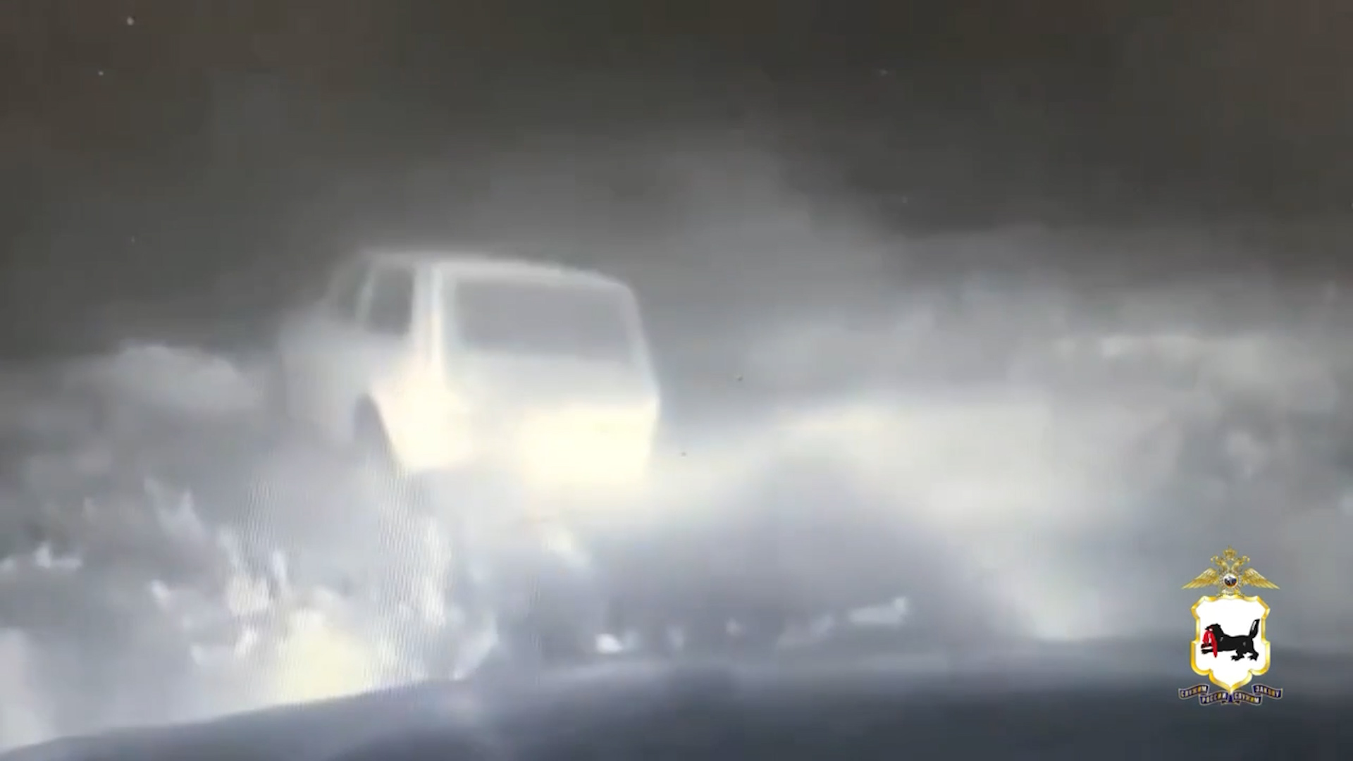 {Выстрел по колесам остановил лихача}