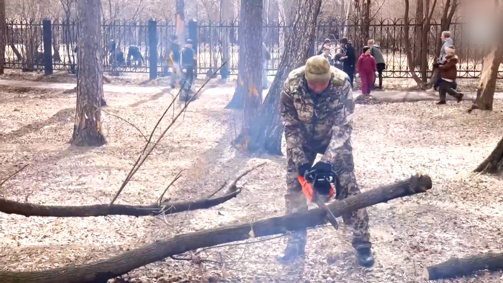 {Убрались в городе}