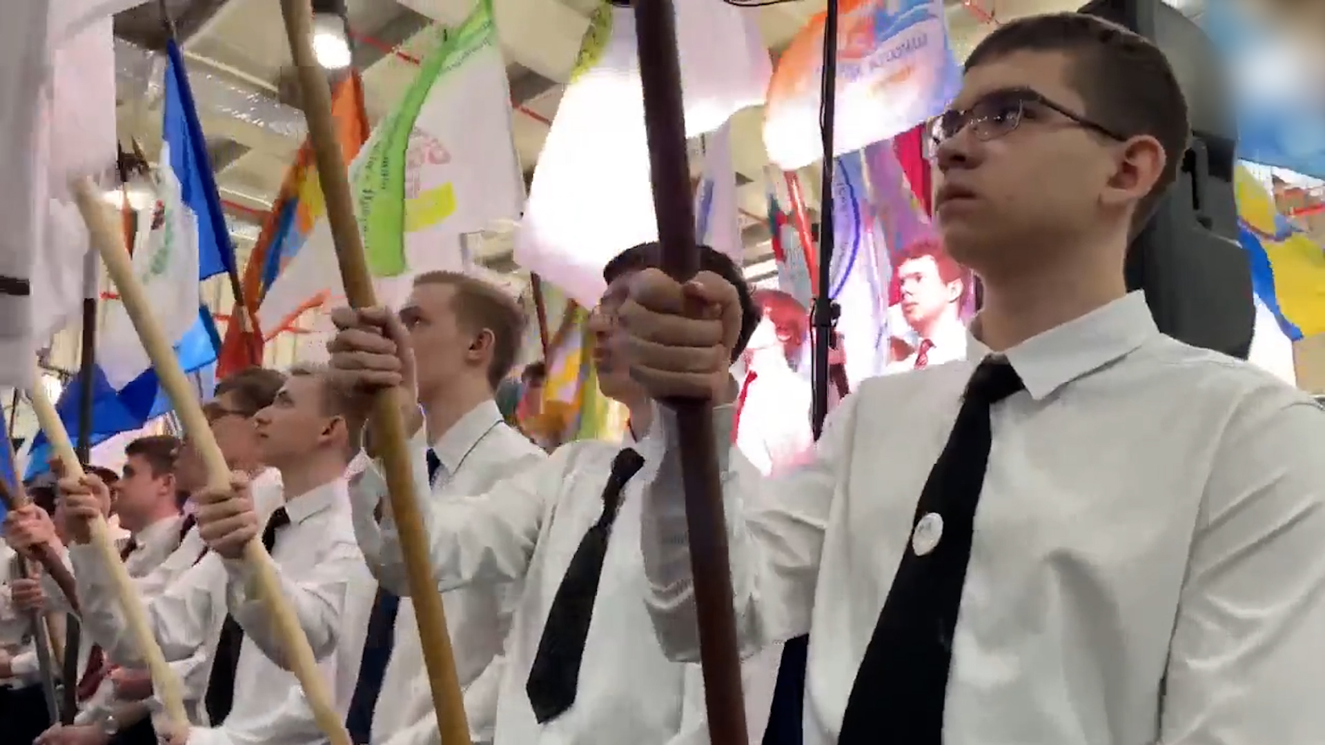 {Наградили учителей и воспитателей }